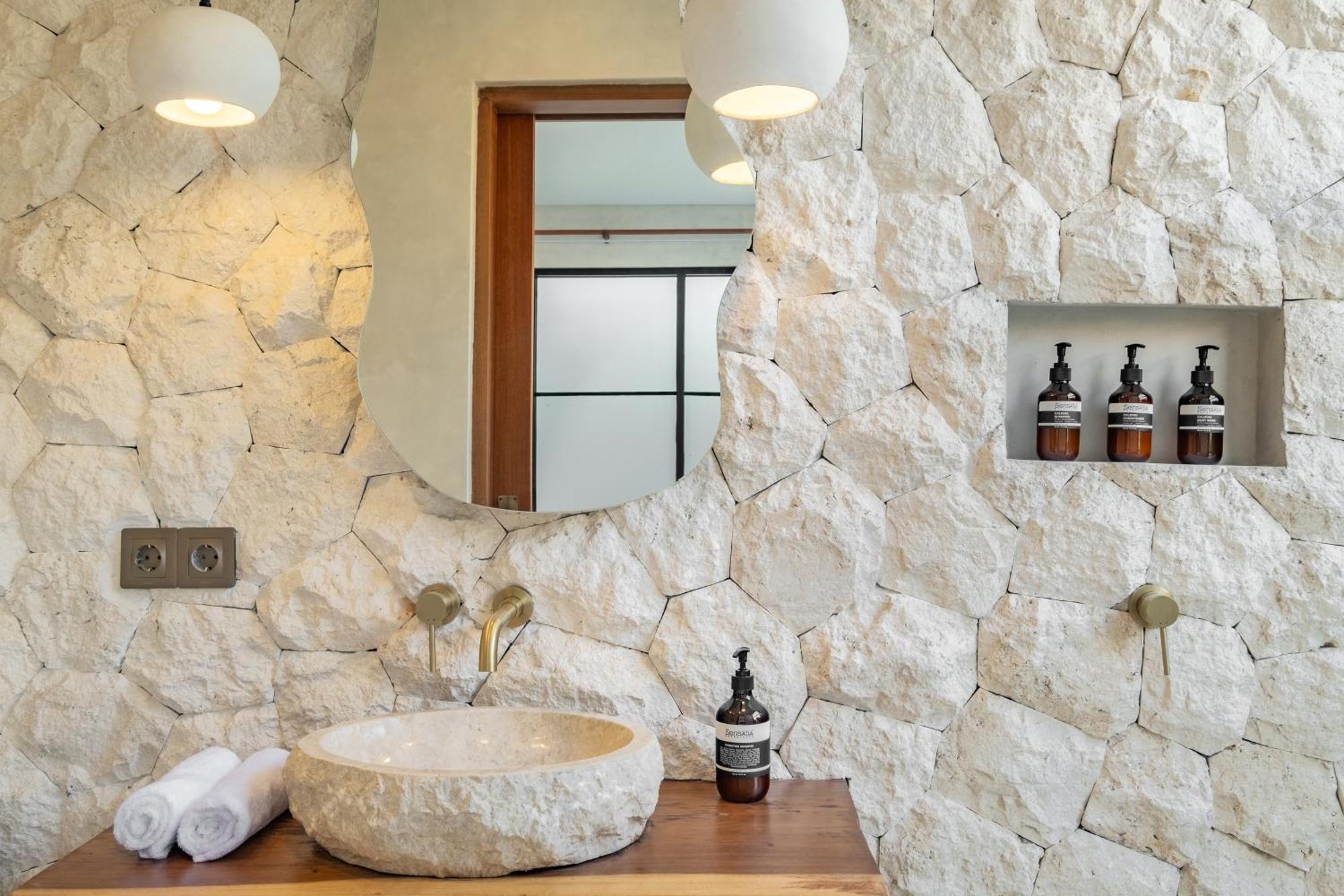 Alma Bingin Boutique Hotel Uluwatu Quarto foto